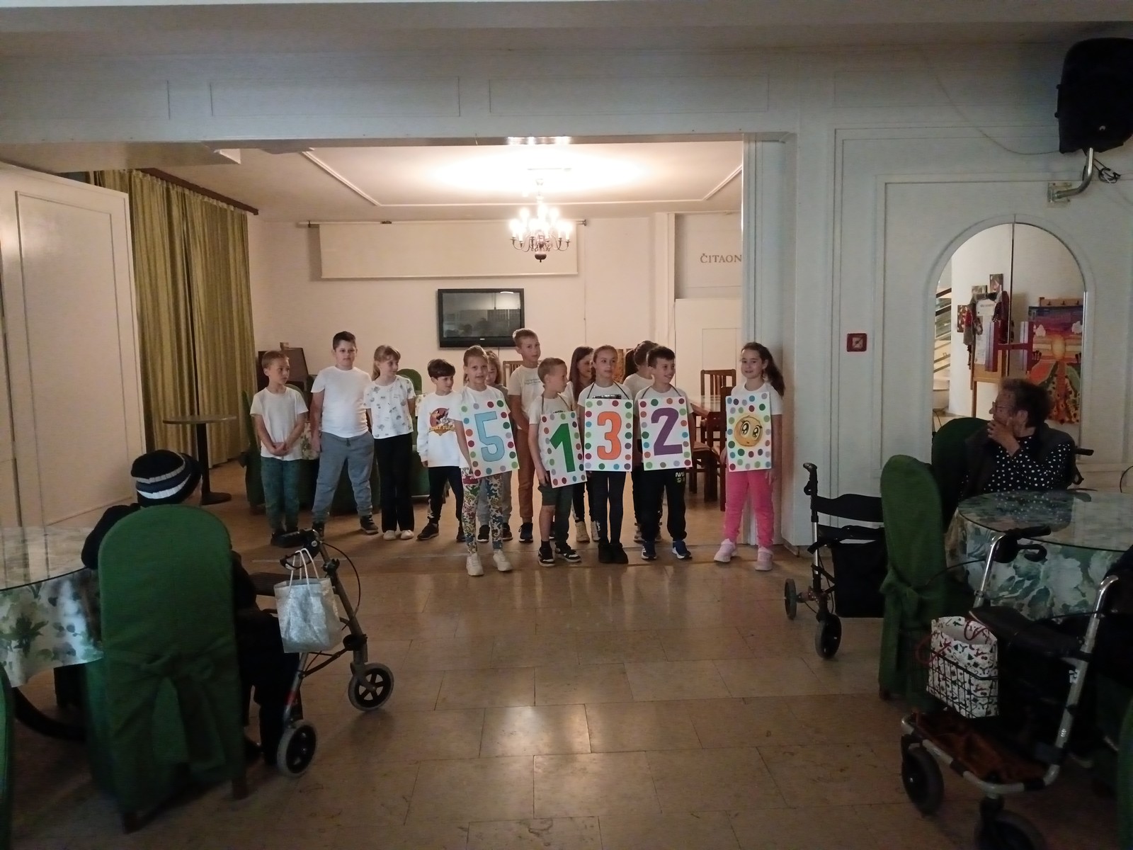 POSJET UČENIKA 2.b RAZREDA OŠ"DOBRIŠA CESARIĆ"