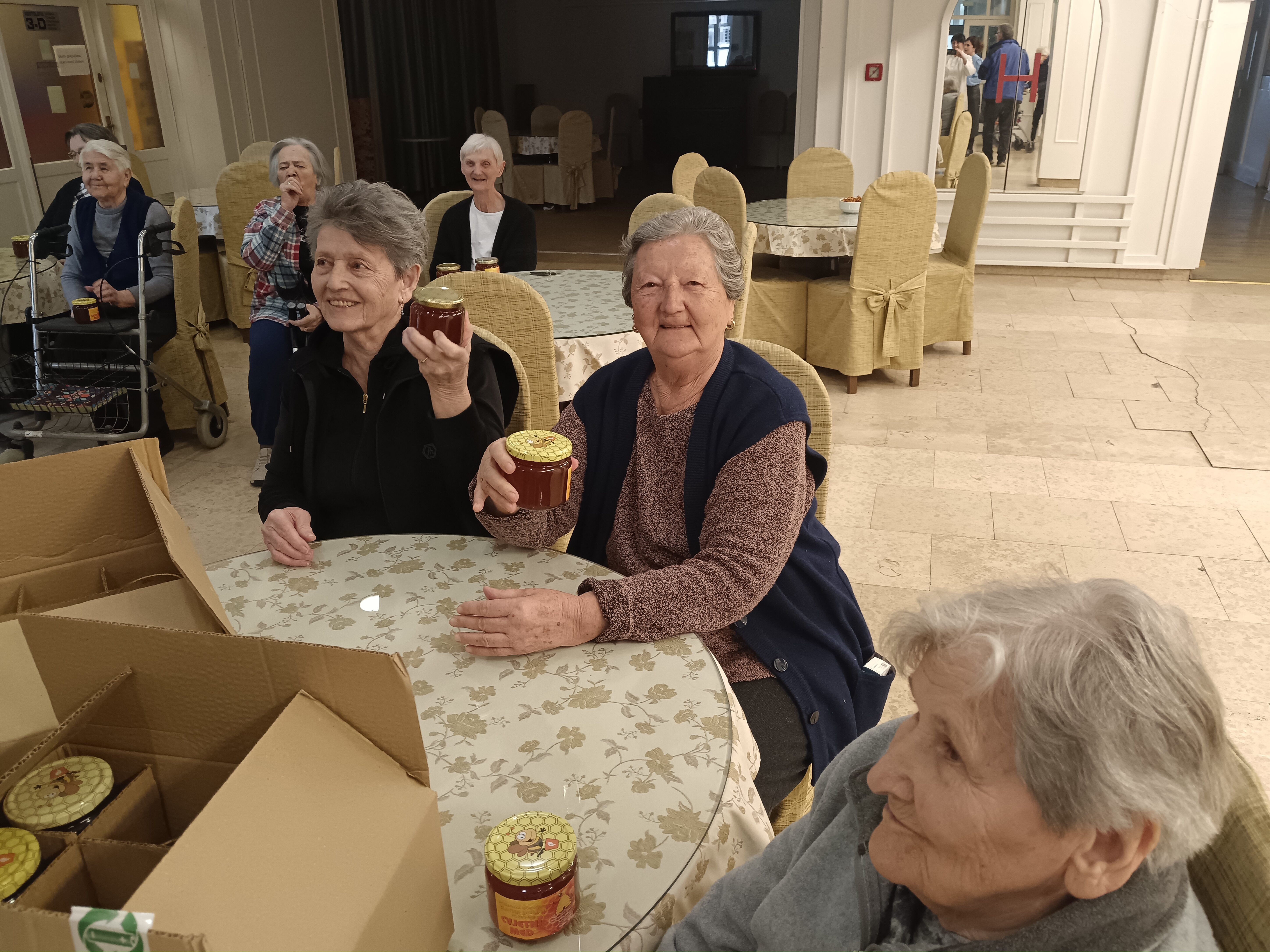 DONACIJA MEDA NAŠIM KORISNICIMA